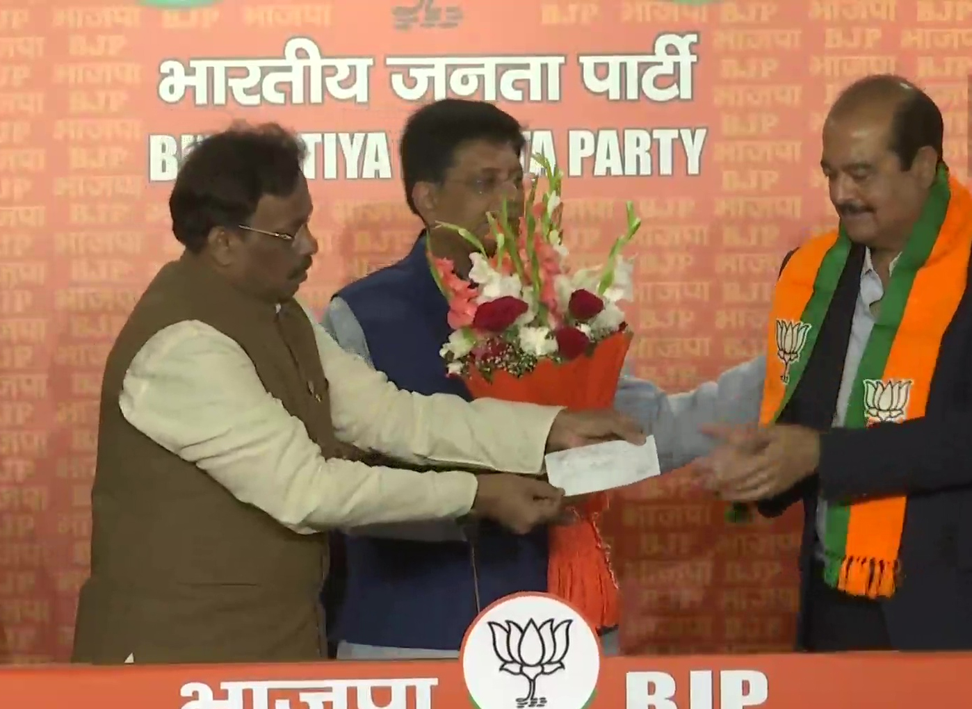 Himachal Congress Senior Leader Harsh Mahajan Joins BJP