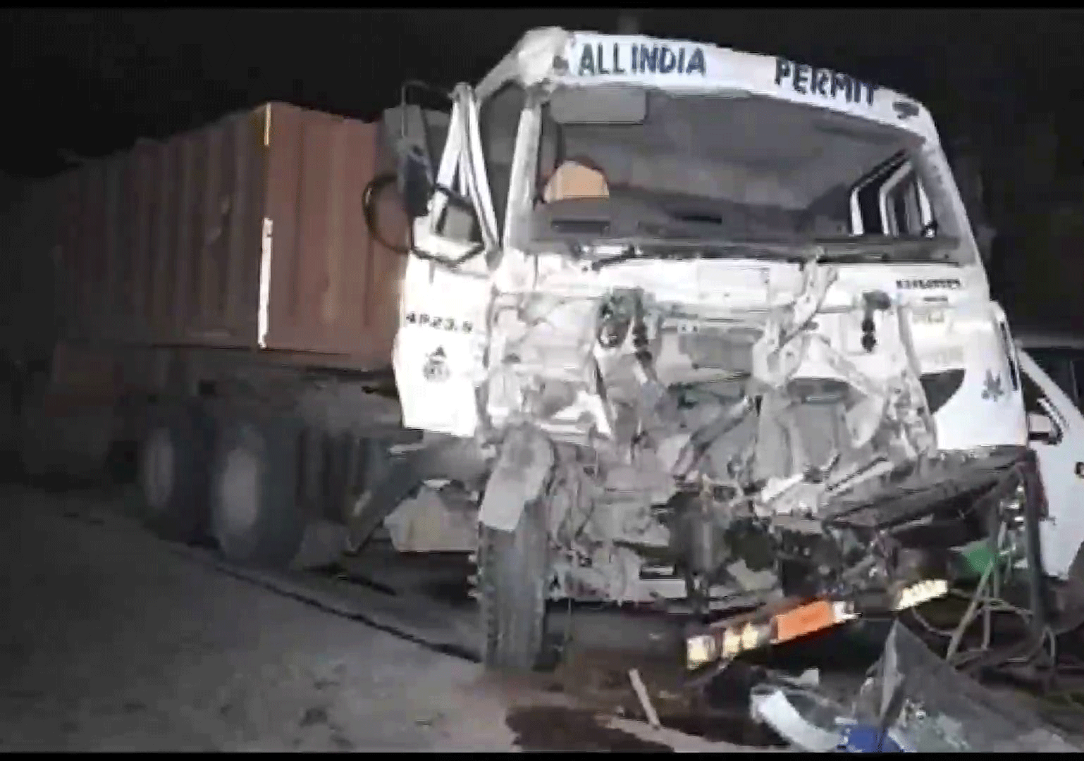 Bus Collides With Truck In Rewa 