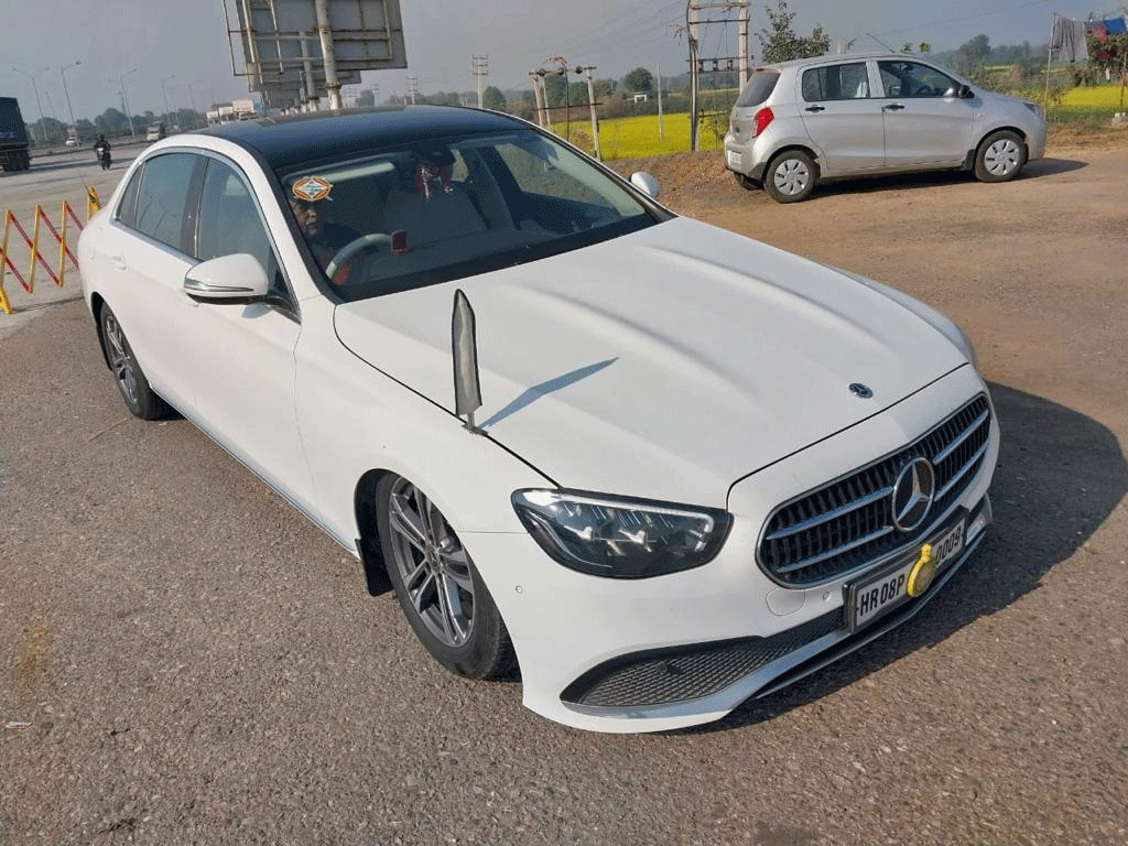 Haryana HM Anil Vij Mercedes Shocker Broke on KMP Highway