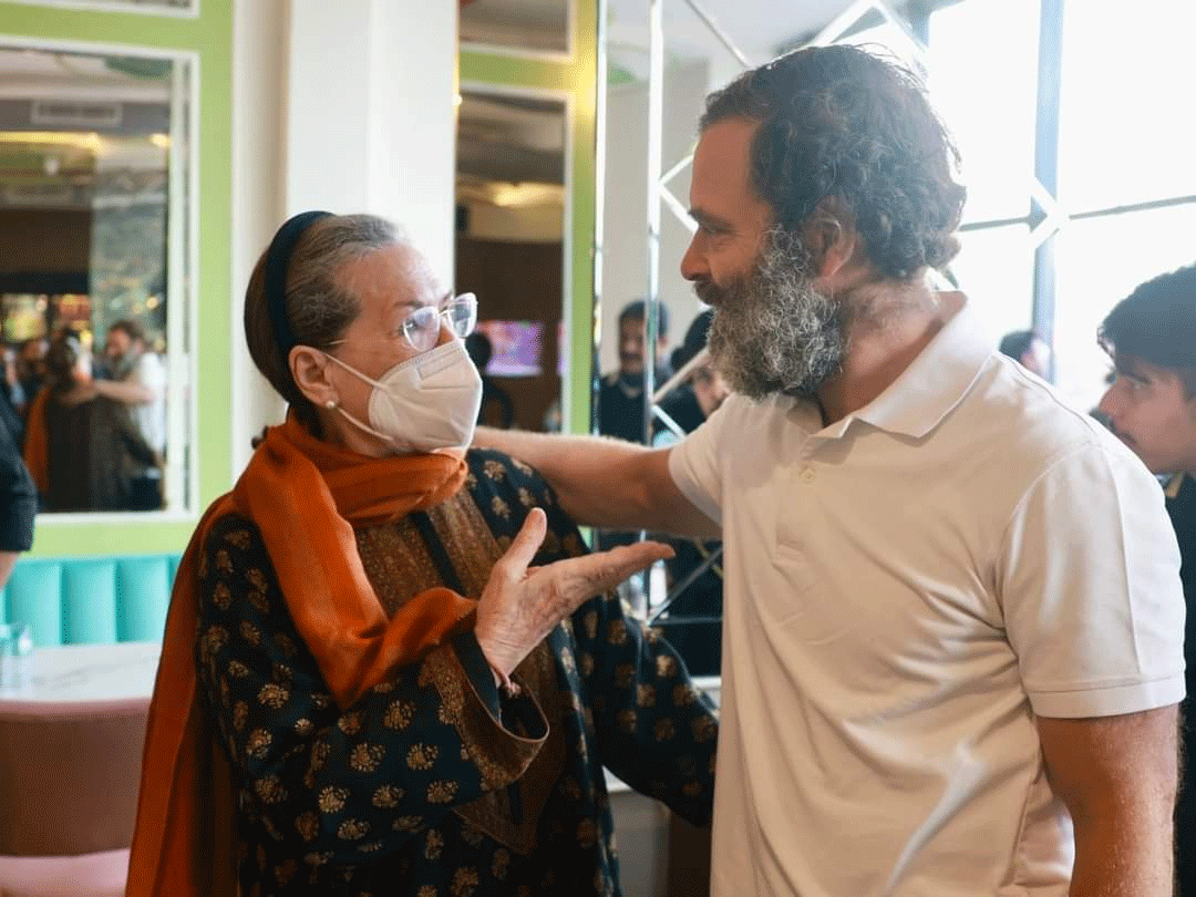 Rahul Gandhi with Mom Sonia Gandhi Photos Viral