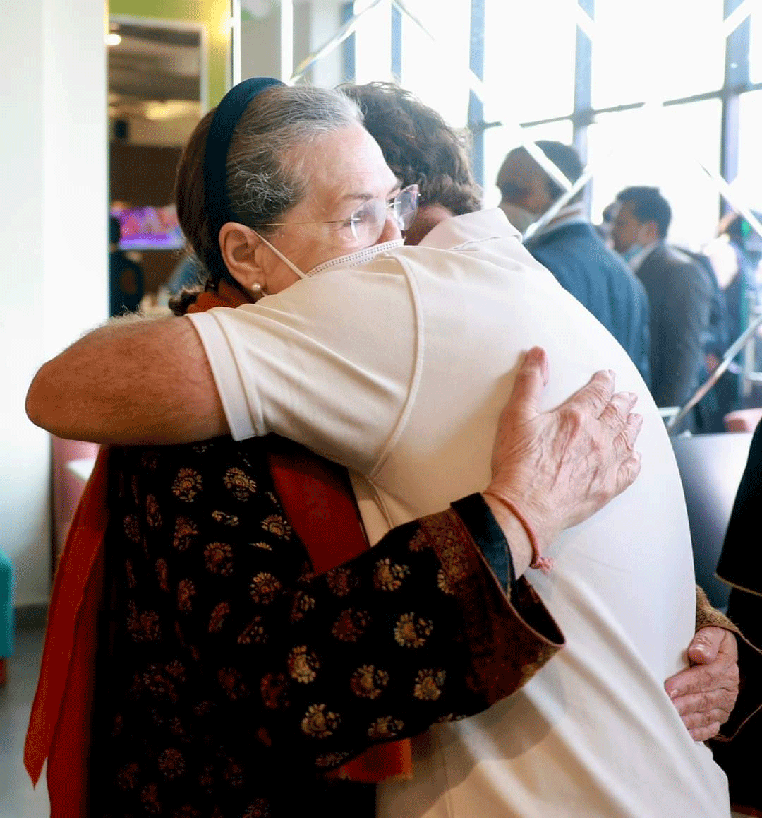 Rahul Gandhi with Mom Sonia Gandhi Photos Viral