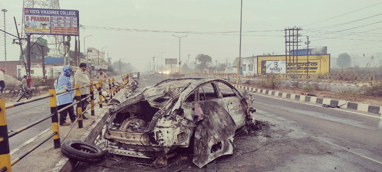 Cricketer Rishabh Pant Accident on Delhi-Roorkee Highway