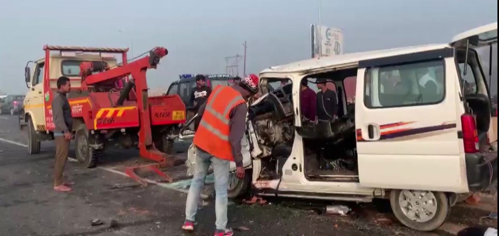 15-20 Vehicles Collided on Delhi-Lucknow Highway