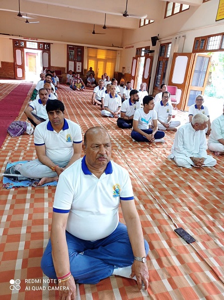चंडीगढ़ योग सभा के बैनर के तले शहरभर में आठवें अंतरराष्ट्रीय योग दिवस हजारों लोगों ने उठाया स्वास्थ्य लाभ