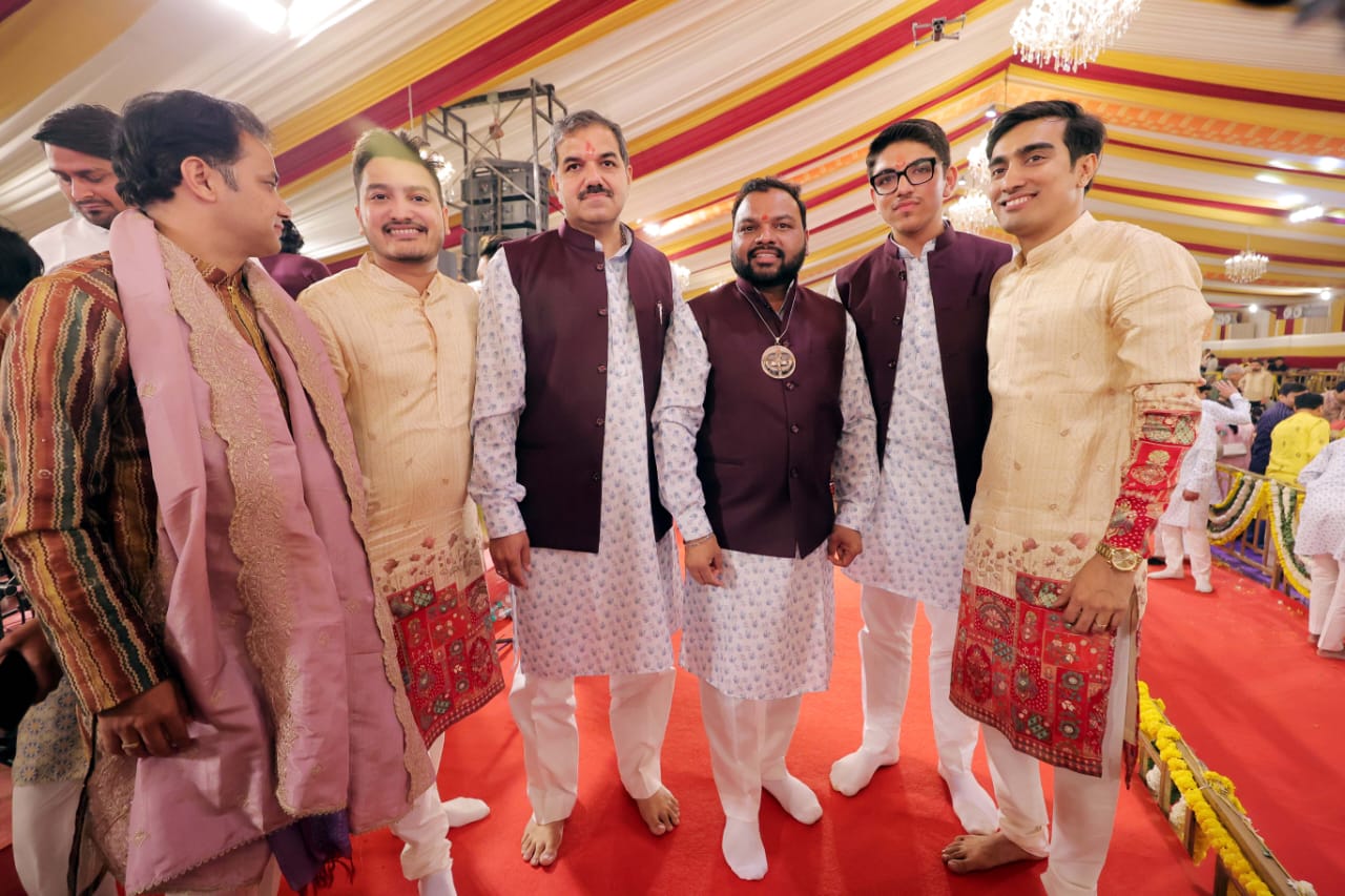 Devotees Danced Enthusiastically to the Bhajans