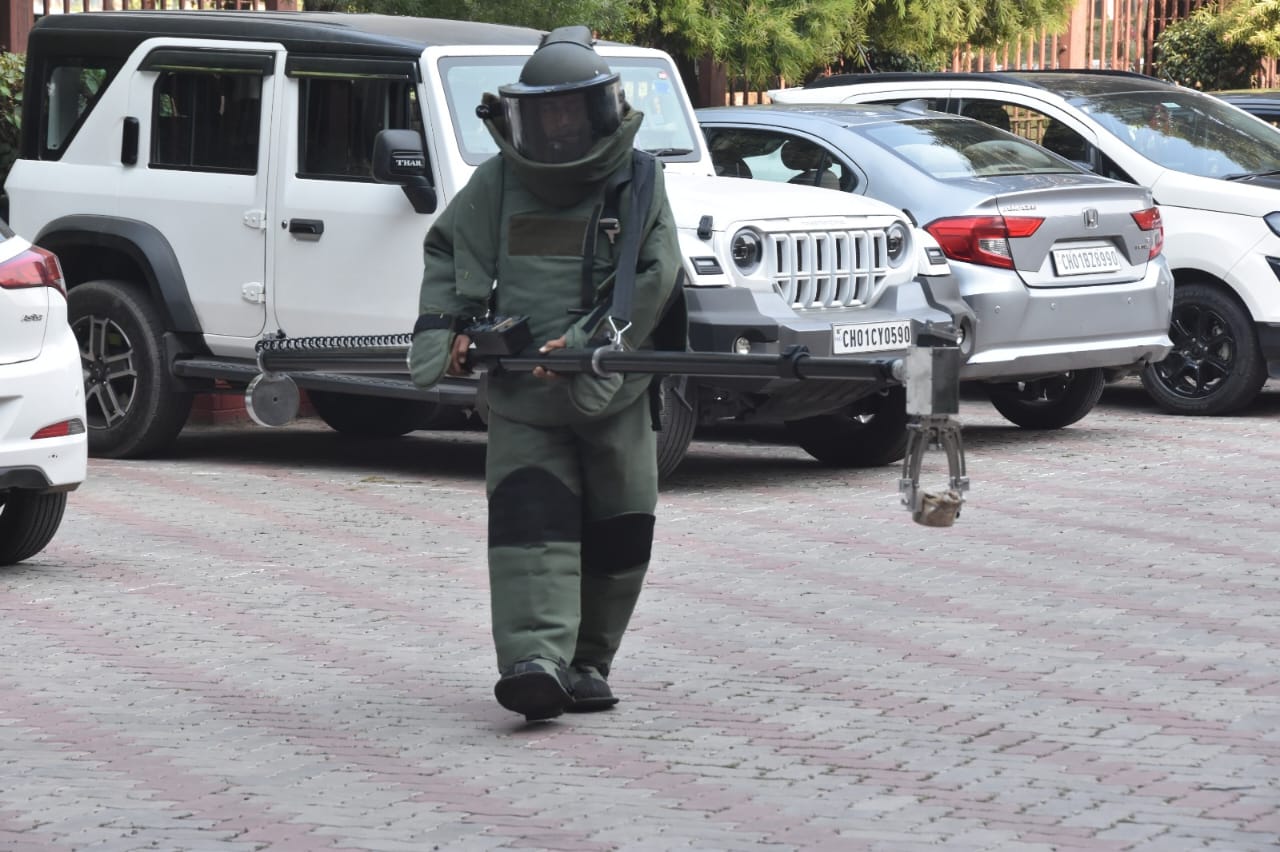 Chandigarh Police RBI Mock Drill Search Operation After Delhi Blast