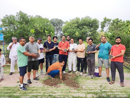 इस वक्त की सबसे बड़ी जरूरत पृथ्वी का तापमान बचाने की है