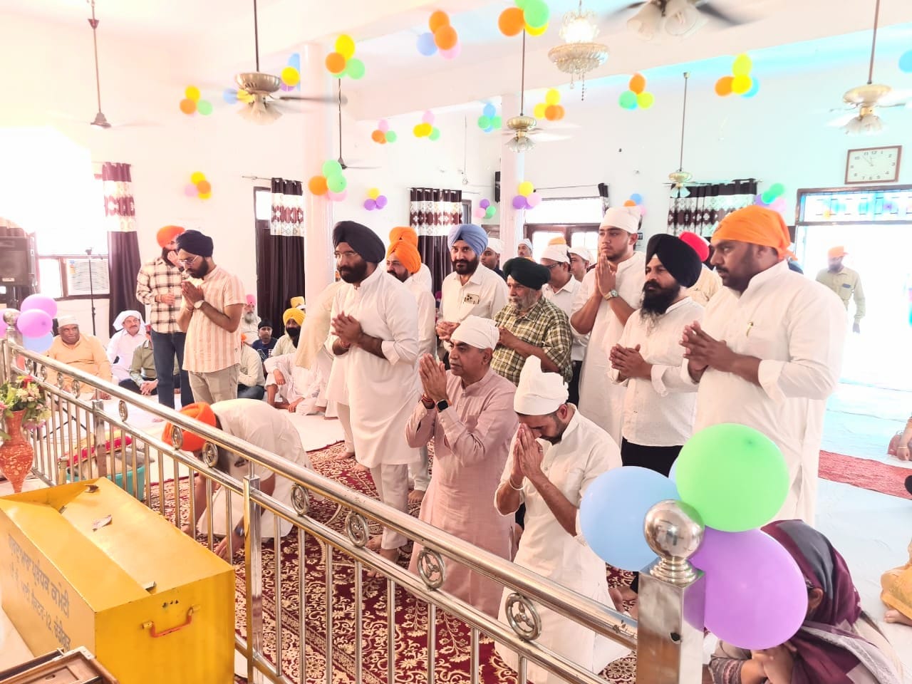 Sirsa and Tandon Paid Obeisance at the Gurudwara