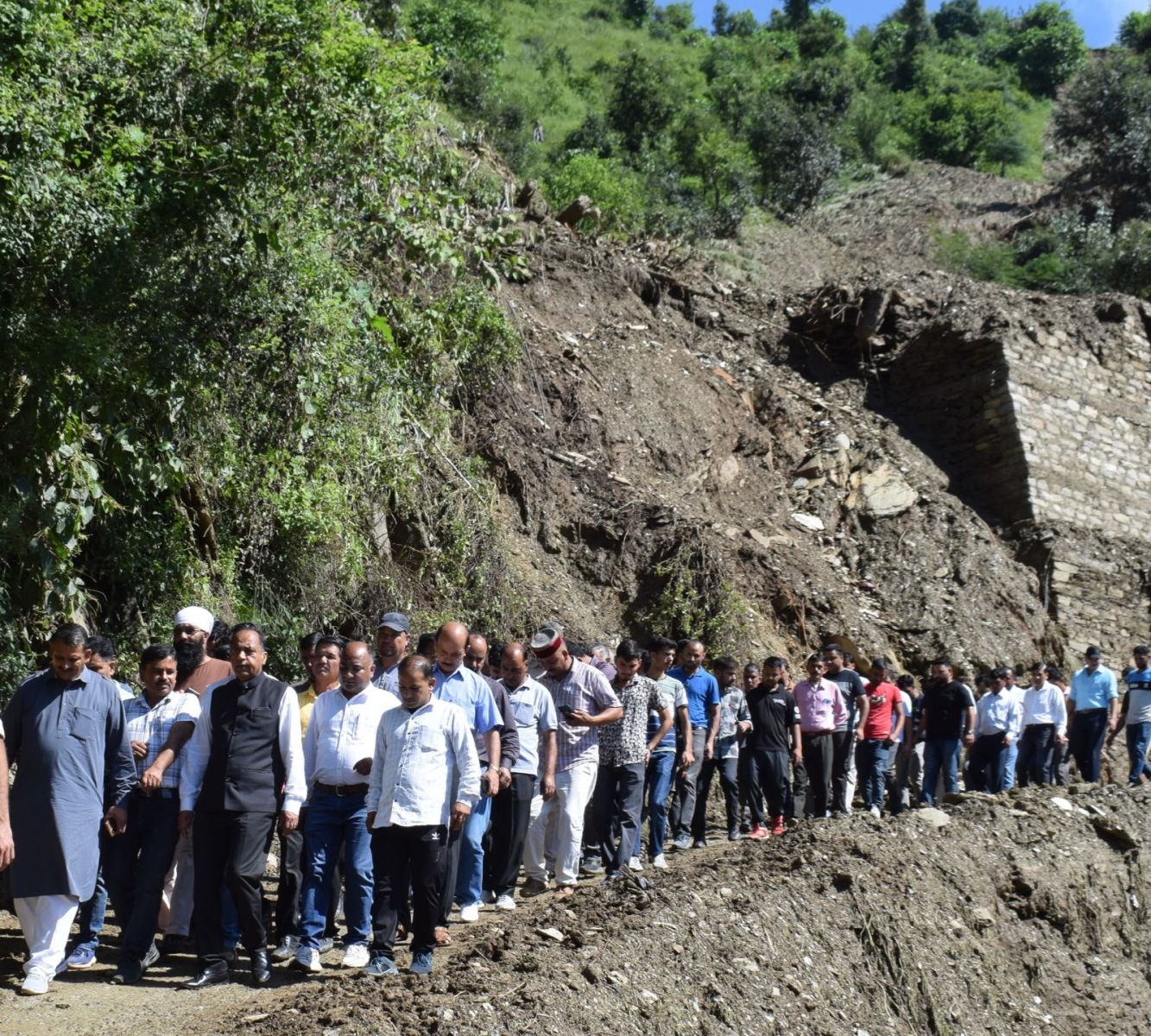 Visited Disaster Affected Areas: हिमाचल मुख्यमंत्री ने मण्डी जिला के आपदा प्रभावित क्षेत्रों का दौरा किया