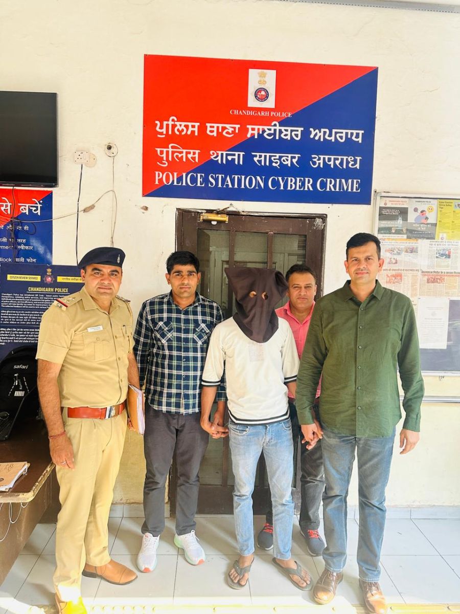 Cyber ​​Crime Police Busted Cyber Fraud Gang