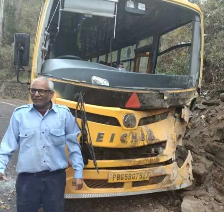 Brakes Fail on bus Carrying Students