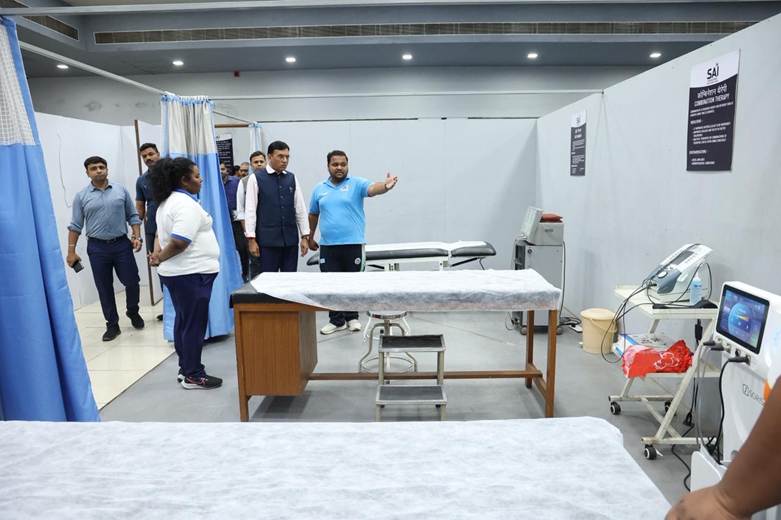Union Minister Dr. Mansukh Mandaviya visits SAI National Centre