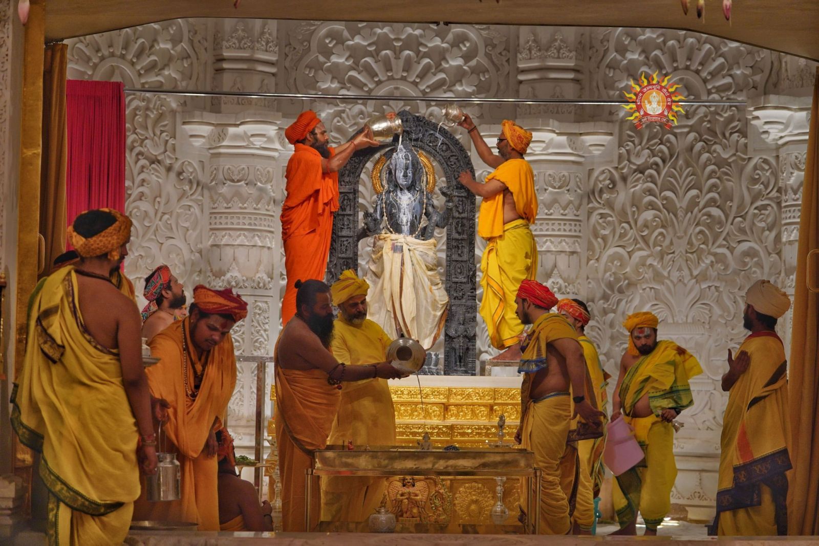 Ayodhya Ramlala Surya Tilak Divya Abhisheka Ram Navami Occasion