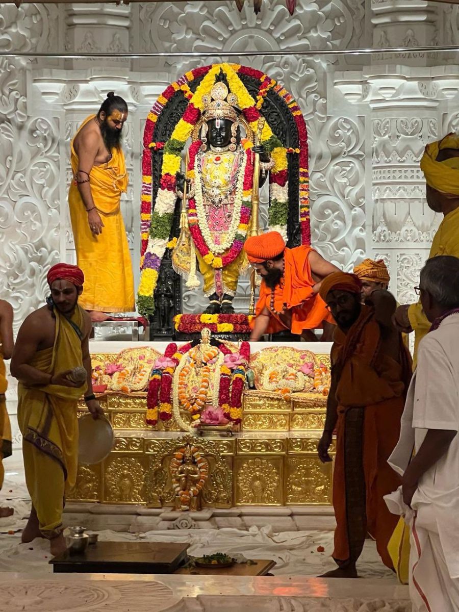 Ayodhya Ramlala Surya Tilak Divya Abhisheka Ram Navami Occasion