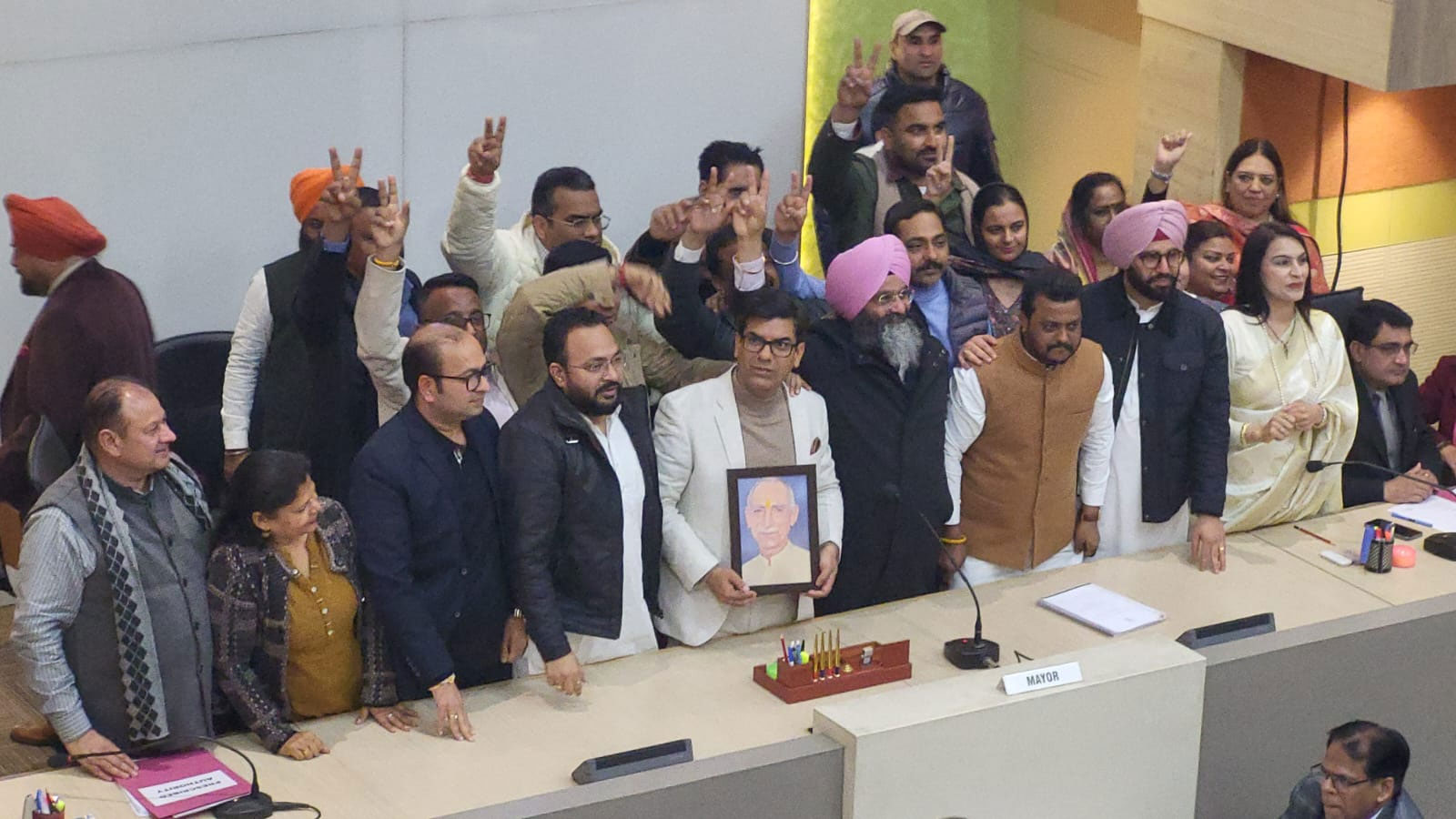  Chandigarh BJP Mayor Saurabh Joshi Gets Emotional For His Father