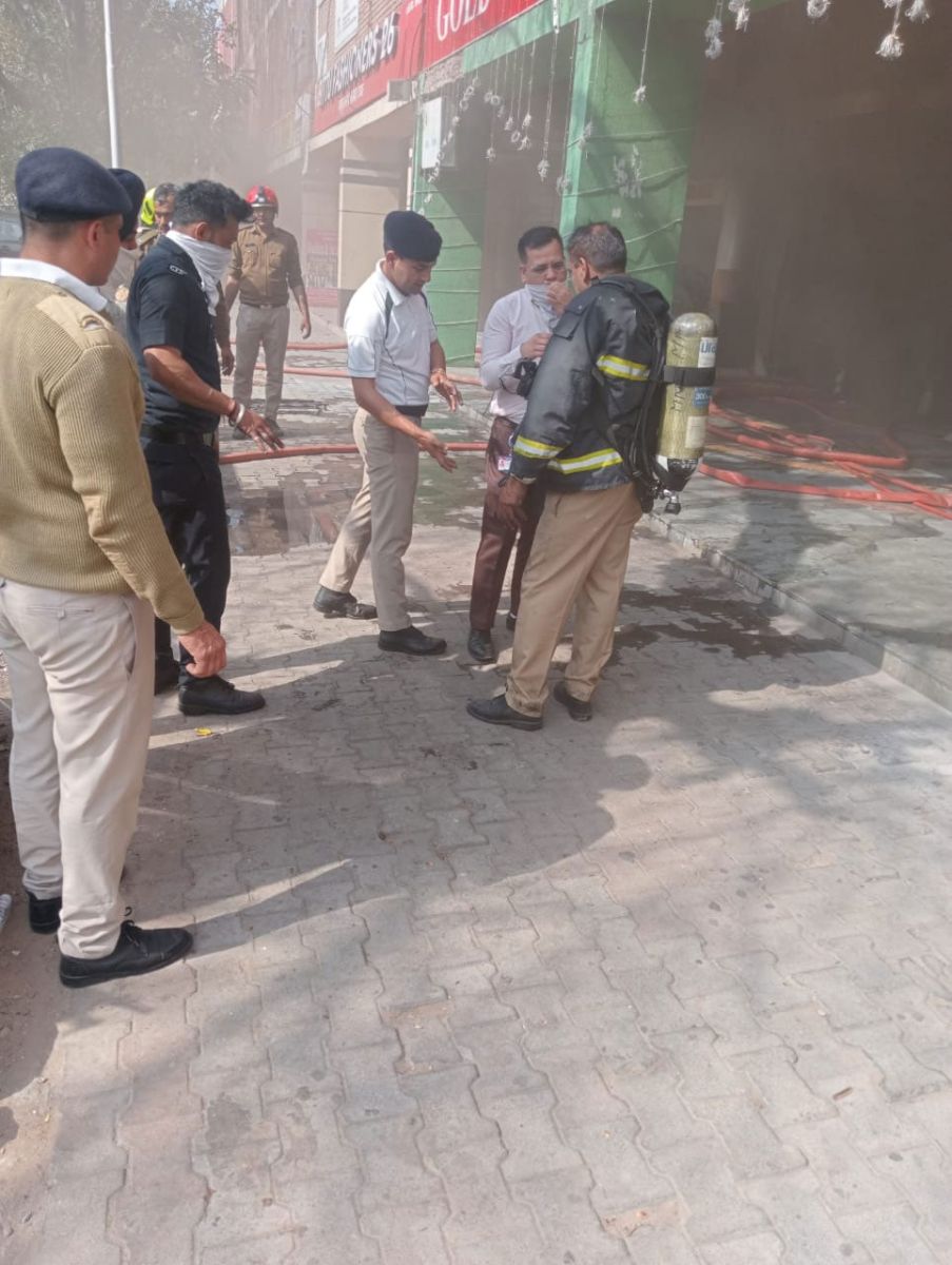 Chandigarh Photo Frames Godown Fire News