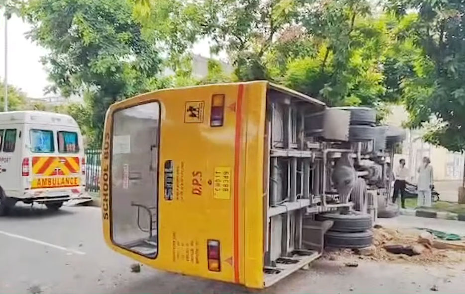  Chandigarh School Bus Accident Near Sector-43 