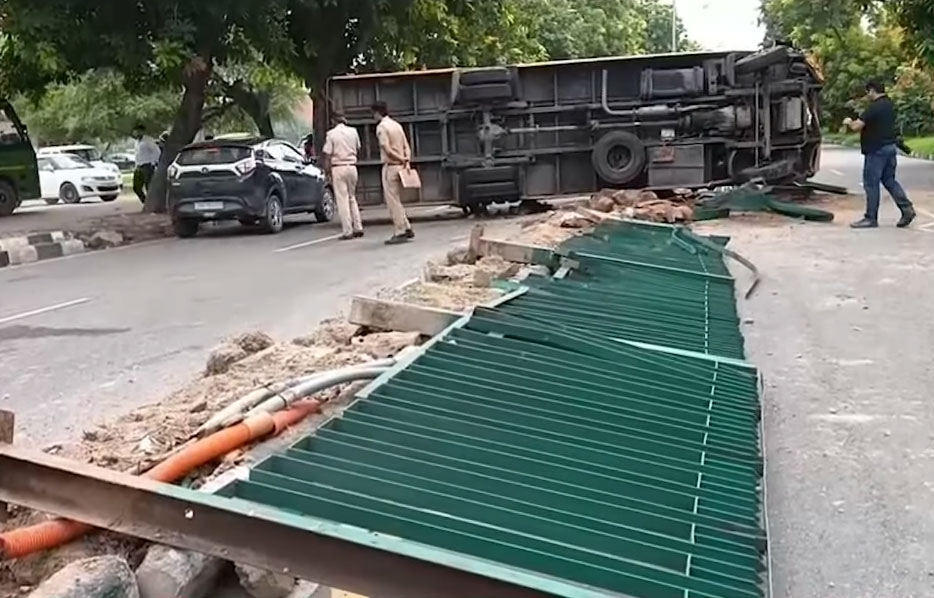  Chandigarh School Bus Accident Near Sector-43 