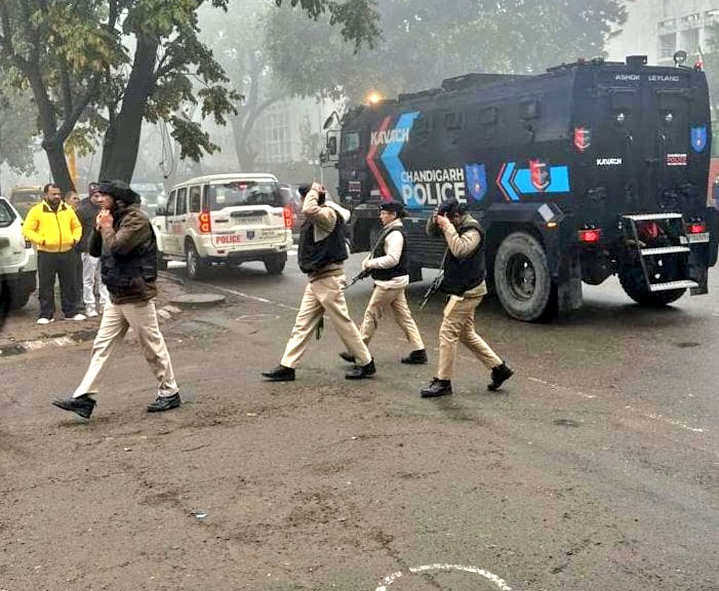 Chandigarh Schools Bomb Threat Police Bomb Squad Team on The Spot