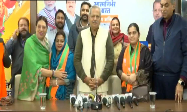 Chandigarh Two AAP Women Councillors Join BJP Before Mayor Election 2026