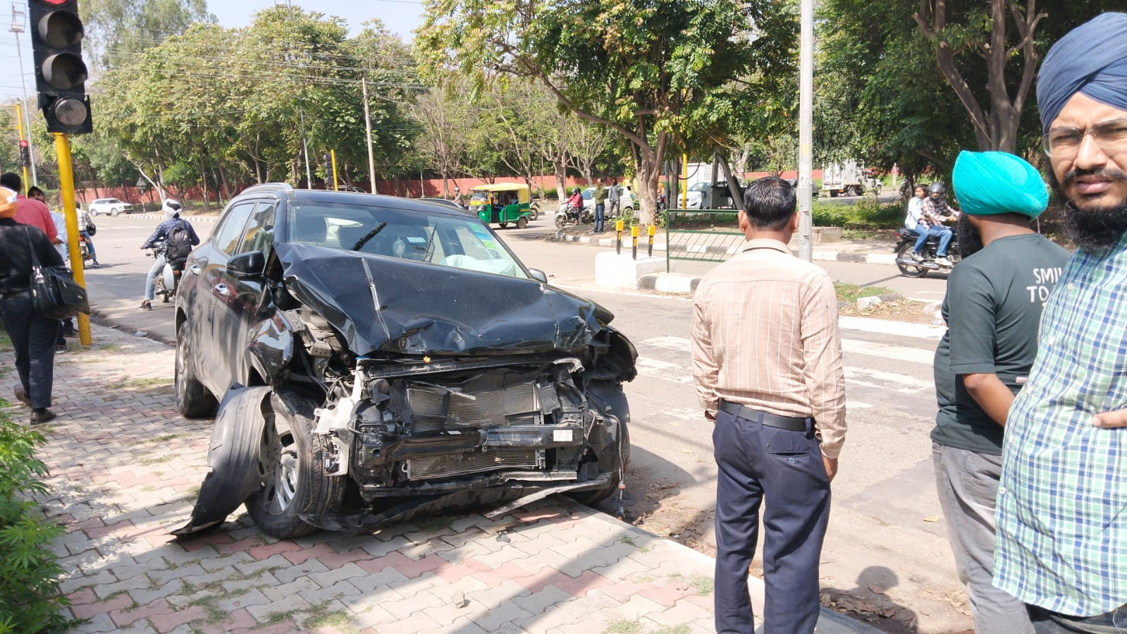 Creta Car Collides With Auto in Mohali