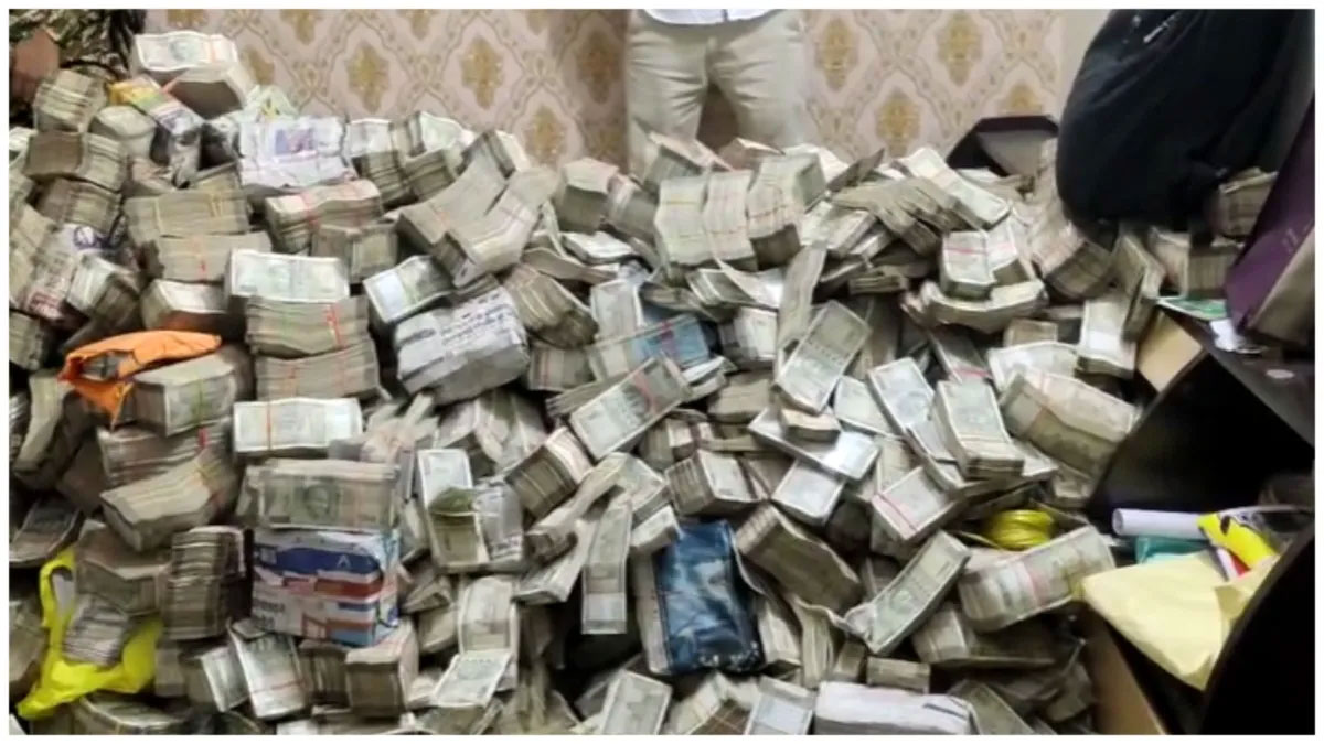 ED Raid In Jharkhand Ranchi Recovered Crores Of Cash From Servant House