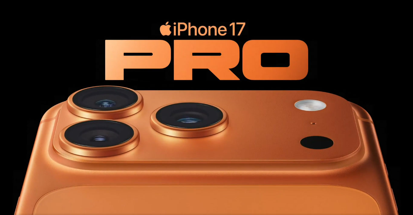 Huge Crowd Gathered Outside Apple Stores in India For Apple iPhone 17