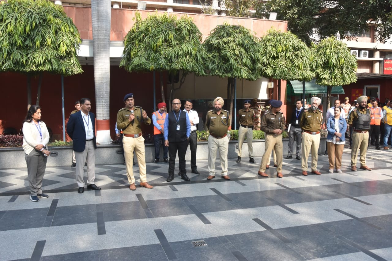 Chandigarh Police RBI Mock Drill Search Operation After Delhi Blast