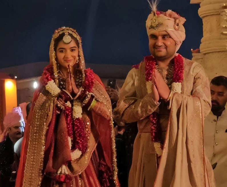 Indresh Wife Shipra Sharma