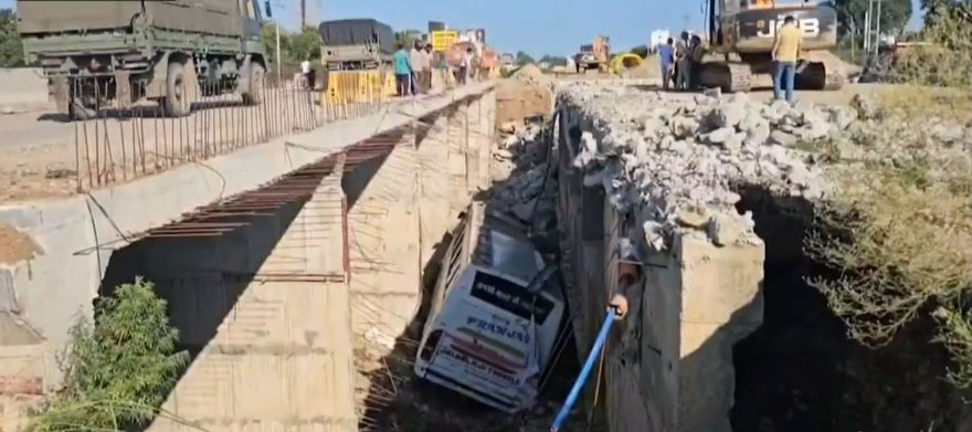 Jammu-Kashmir Pilgrims Bus Fell Down From Highway Going To Mata Vaishno Devi