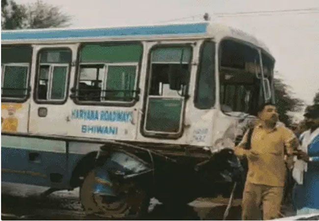 Jind Roadways Bus-Cruiser Accident