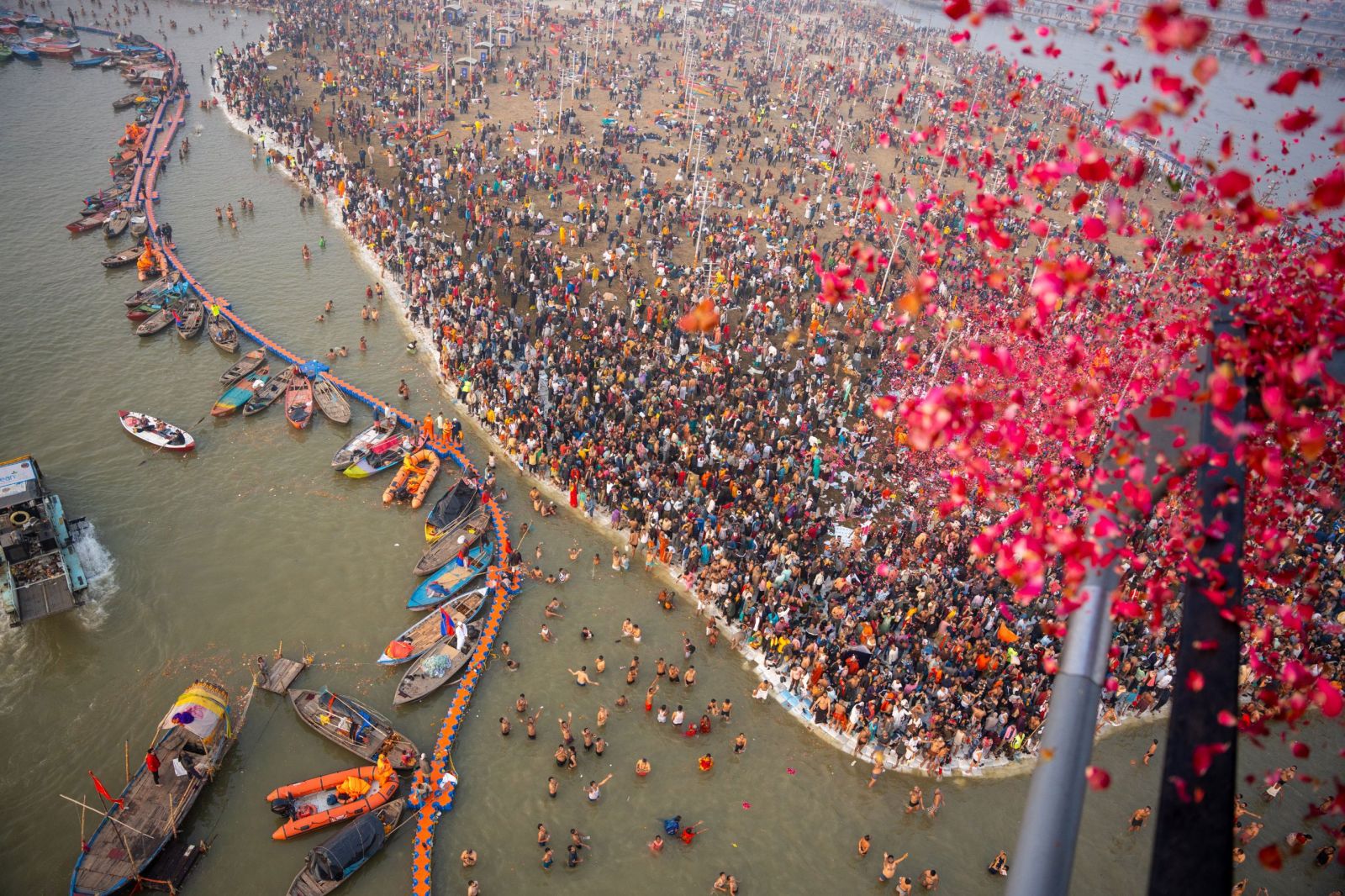 MahaKumbh First Amrit Snan 2025 Makar Sankranti Prayagraj Sangam Video 