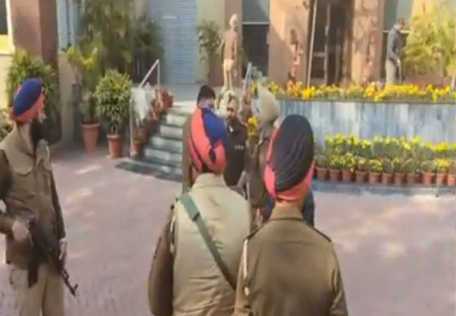 Mohali Schools Bomb Threat Police Teams Bomb Squad Search Operation