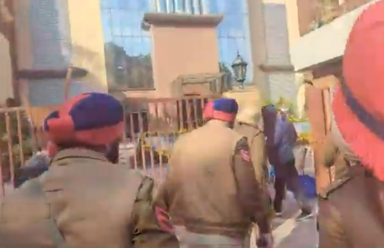 Mohali Schools Bomb Threat Police Teams Bomb Squad Search Operation