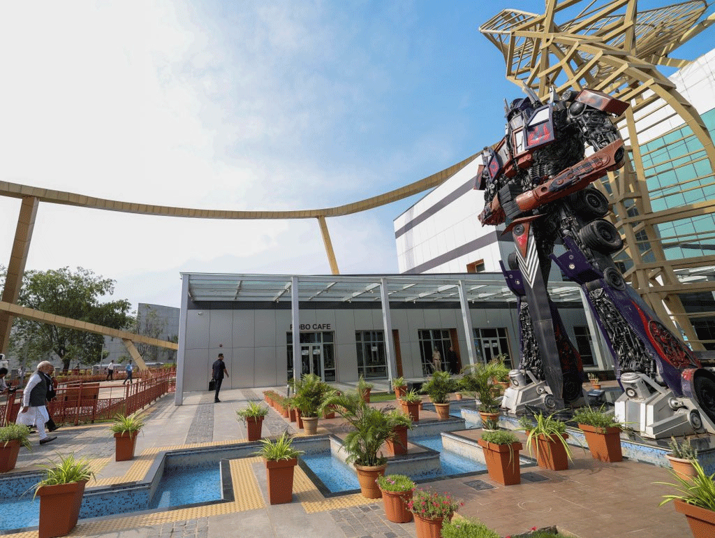  PM Modi with Robots Served Tea Sandwich in Gujarat Science City