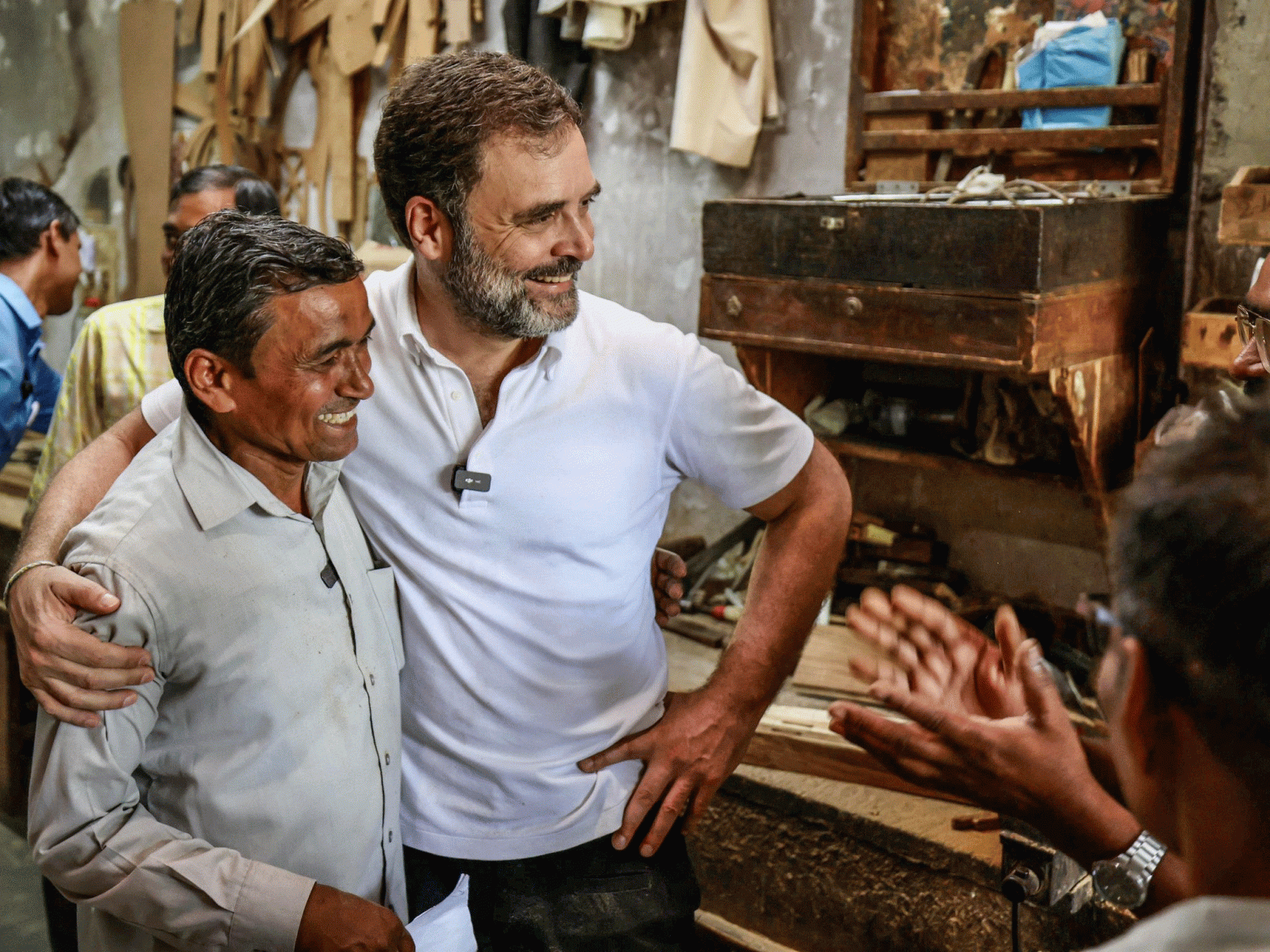 Rahul Gandhi with carpenters in Asia Largest Furniture Market Delhi