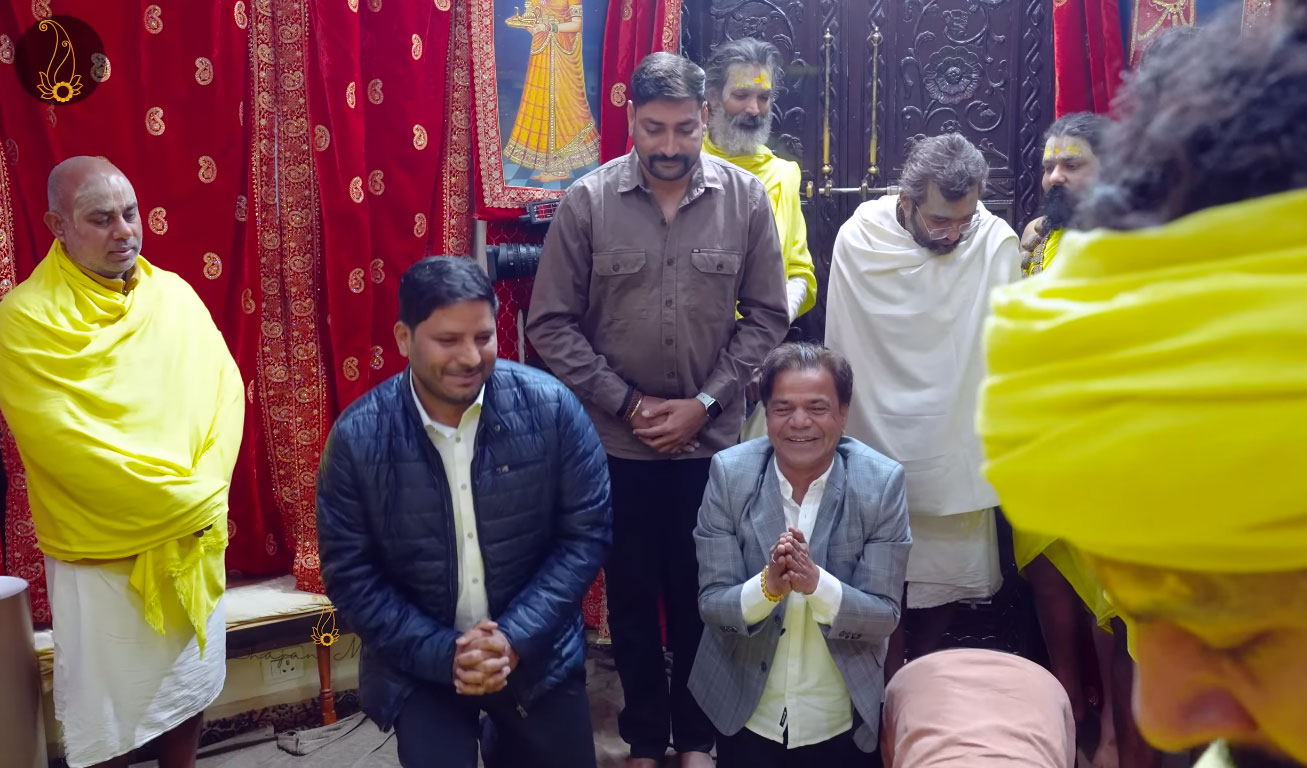 Rajpal Yadav reached to Premanand Maharaj for Darshan