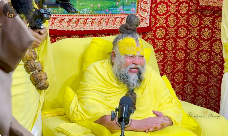 Rajpal Yadav reached to Premanand Maharaj for Darshan