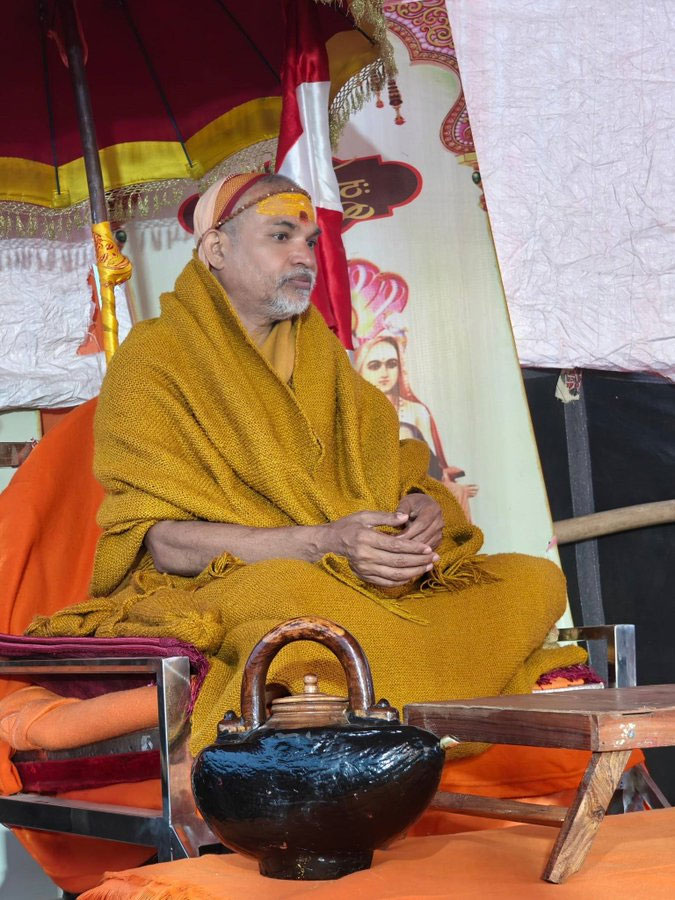    Shankaracharya Avimukteshwarananda vs Yogi Government Controversy 