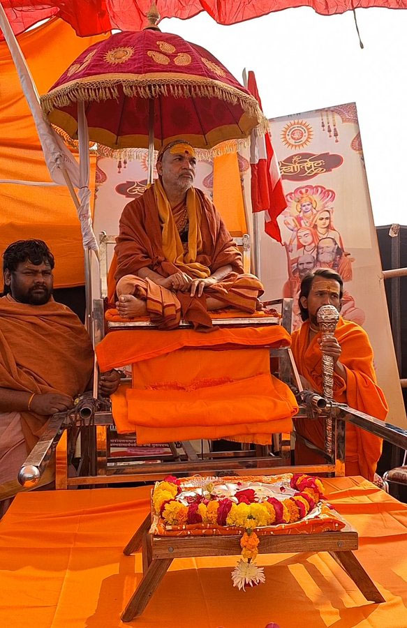    Shankaracharya Avimukteshwarananda vs Yogi Government Controversy 