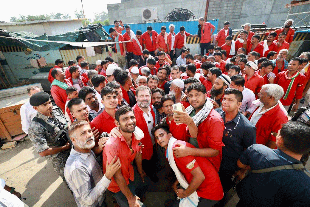  Rahul Gandhi Meet Coolies Anand Vihar Railway Station