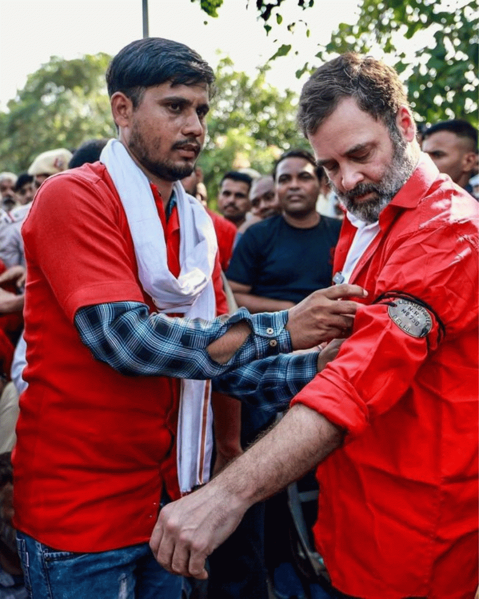  Rahul Gandhi Meet Coolies Anand Vihar Railway Station