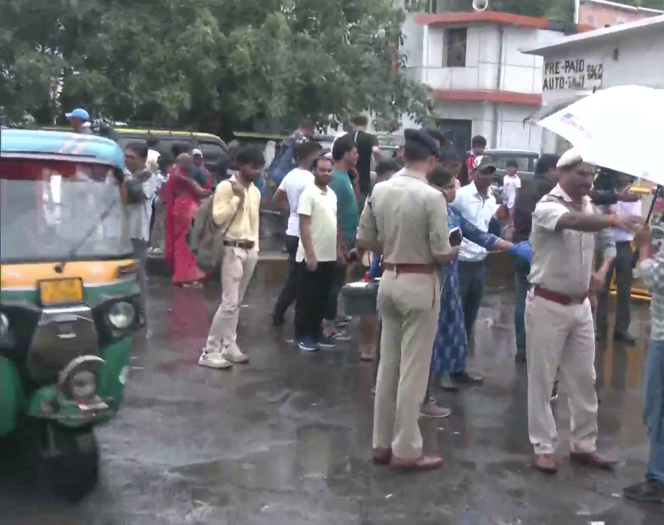 New Delhi Railway Station Woman Death