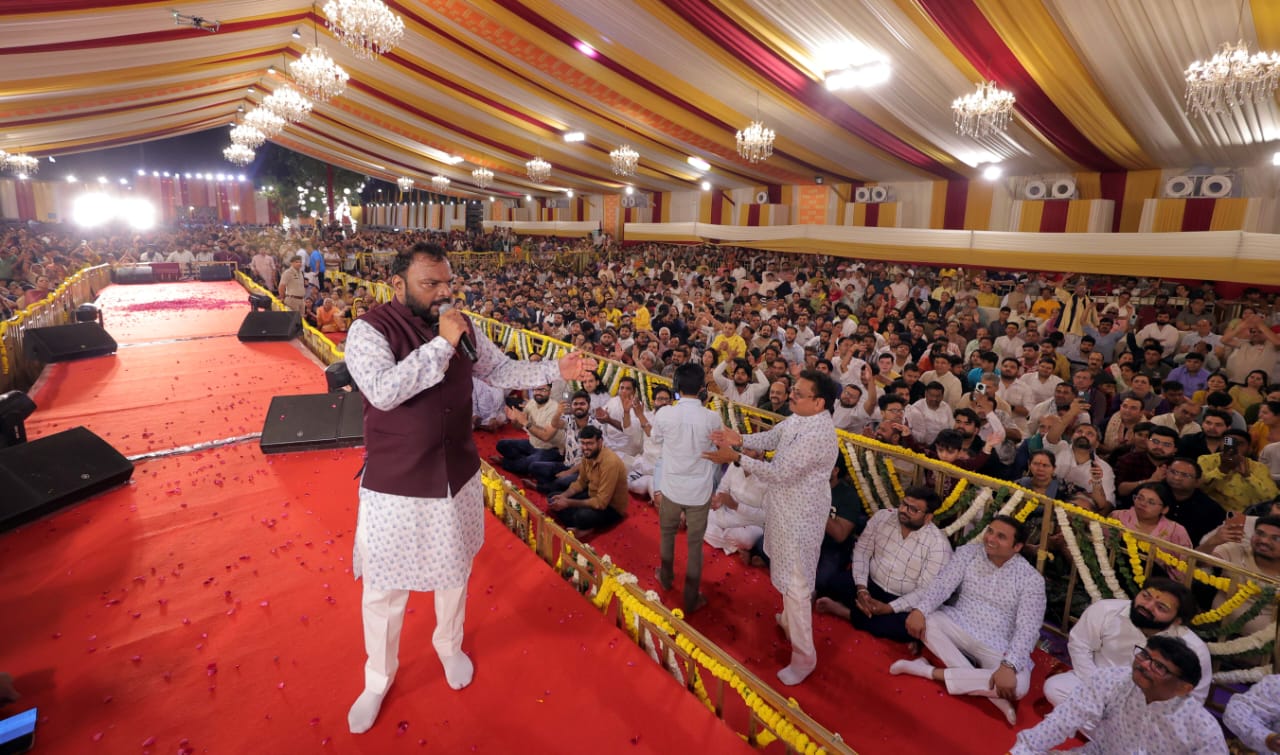 Devotees Danced Enthusiastically to the Bhajans