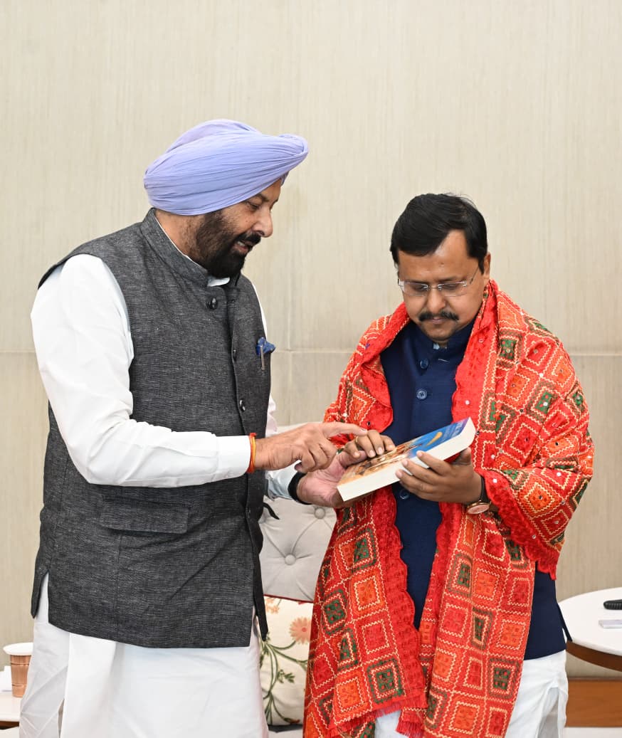 Dhillon meets Nitin Naveen