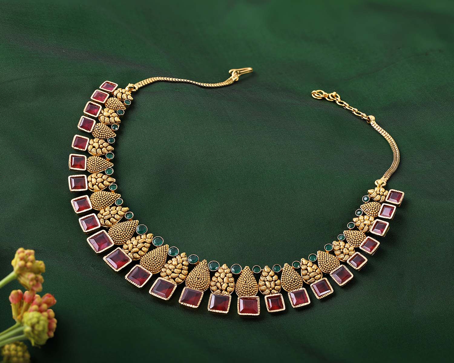 Jewellery shapes & the right choice of Gold and Silver
