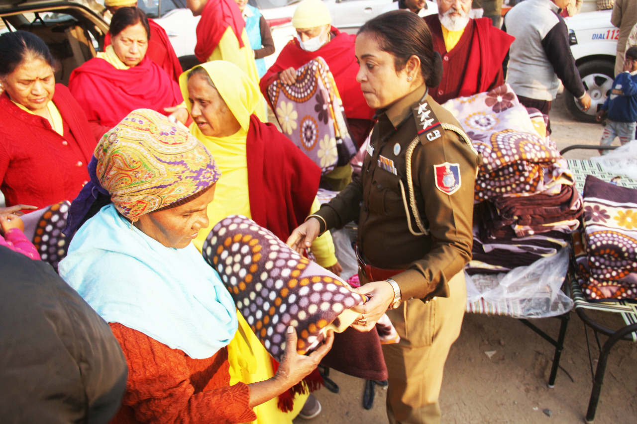 Warm Blankets Distributed in Chandigarh