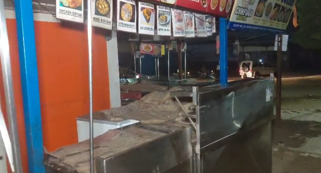 Clash Broke out between two Groups