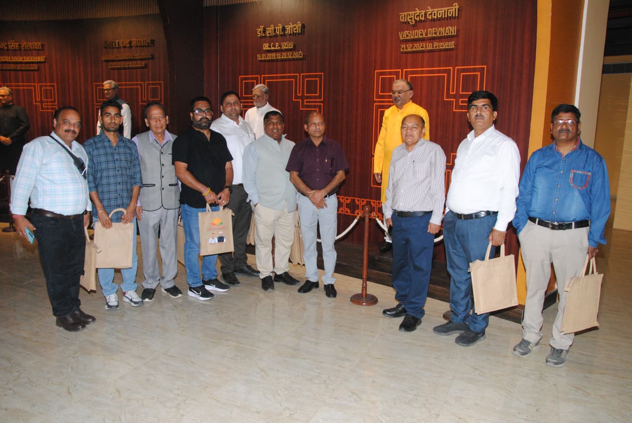 Director of PIB Jaipur Honors Journalists; Delegation