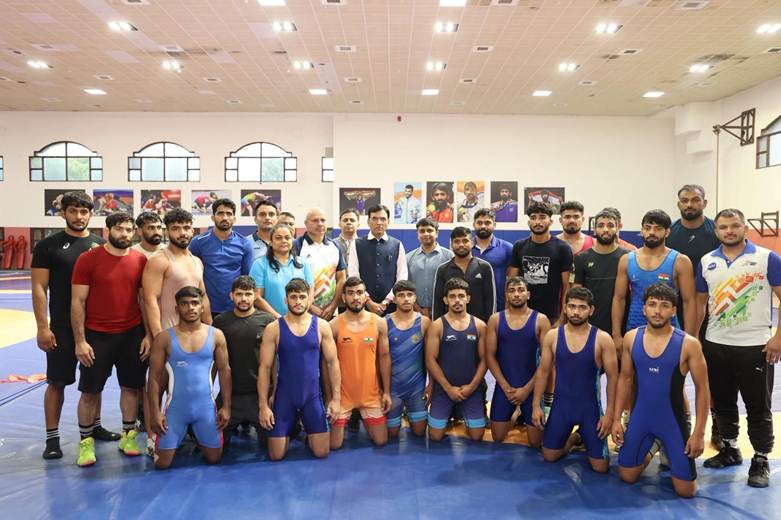 Union Minister Dr. Mansukh Mandaviya visits SAI National Centre